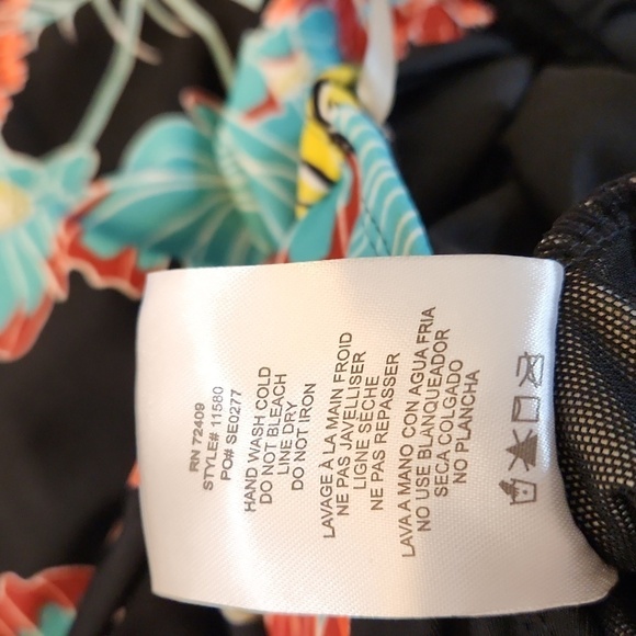 Jones New York Black Floral ONE Piece Swimsuit size Med - Picture 8 of 8